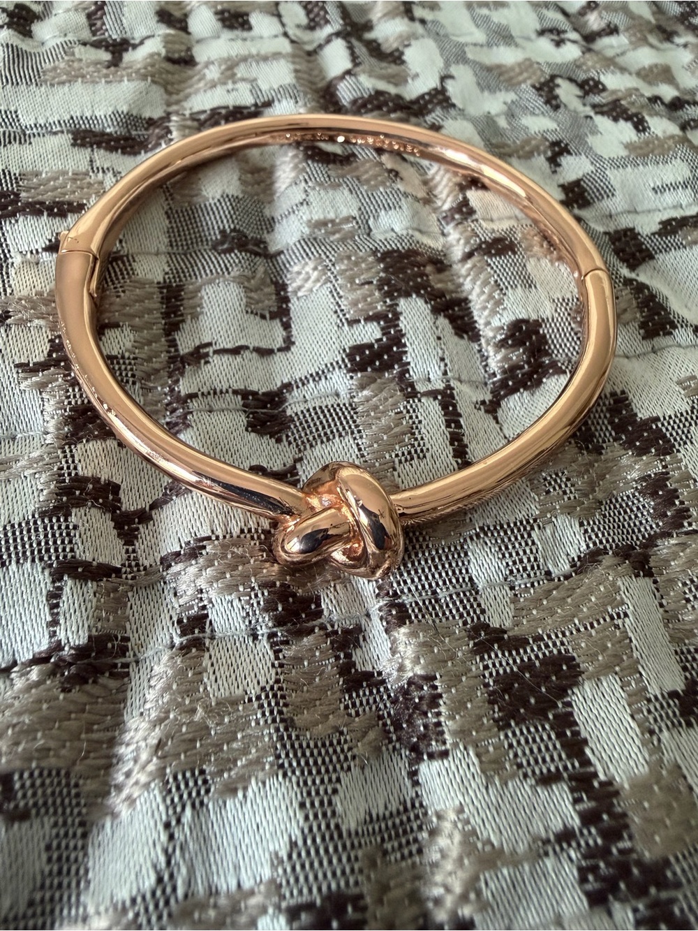 kate spade Rose Gold Knot Hinged Bangle Bracelet - Picture 3 of 3
